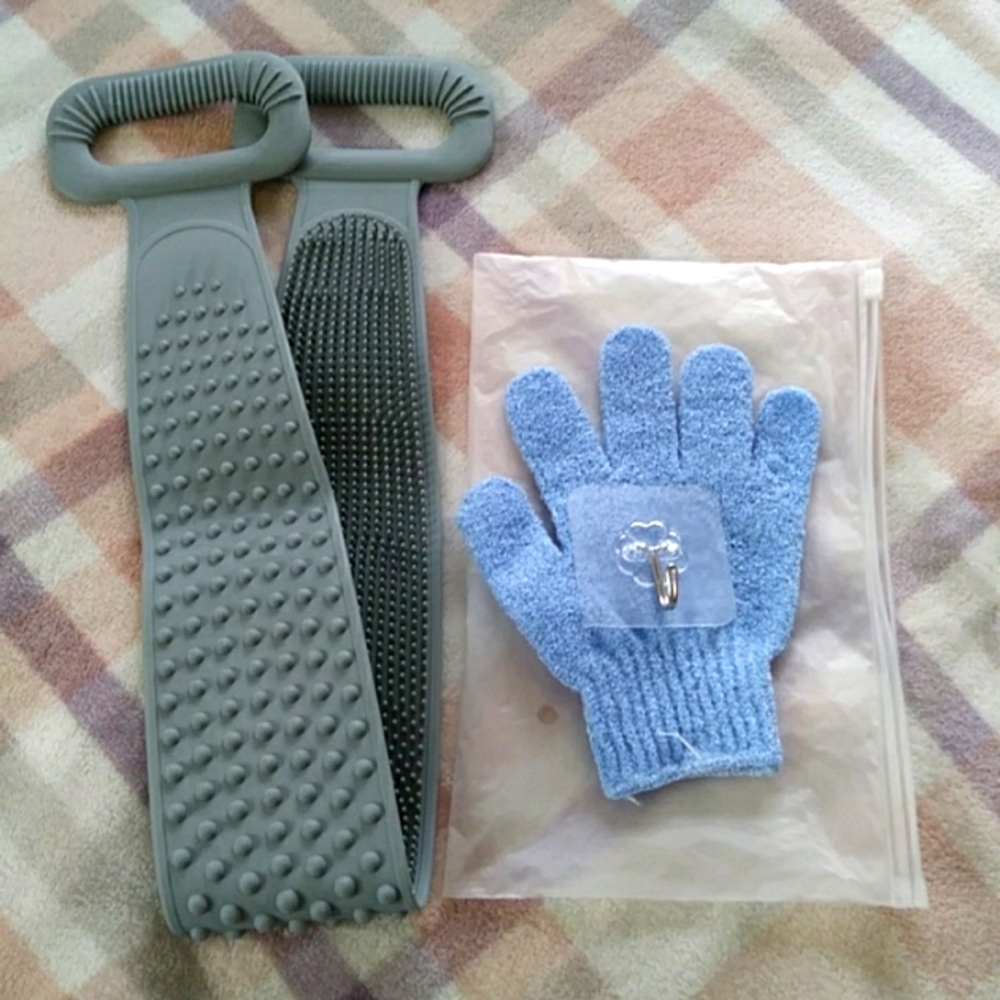 Junvena Silicone back scrubber 30" with body glove